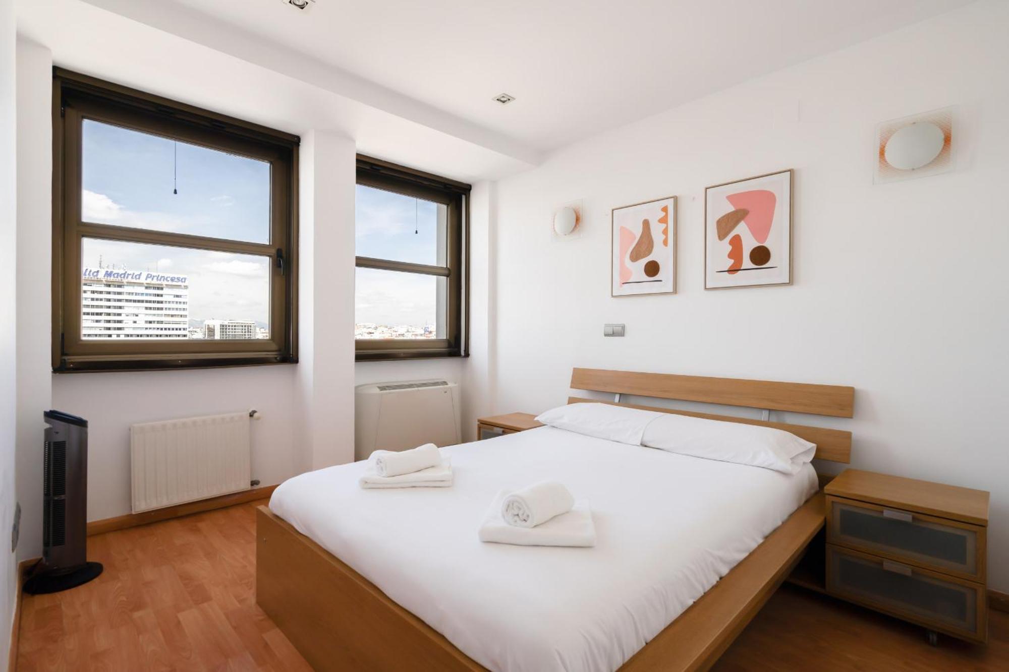Apartamento En Plaza De Espana Alquiler Temporal Madrid Extérieur photo
