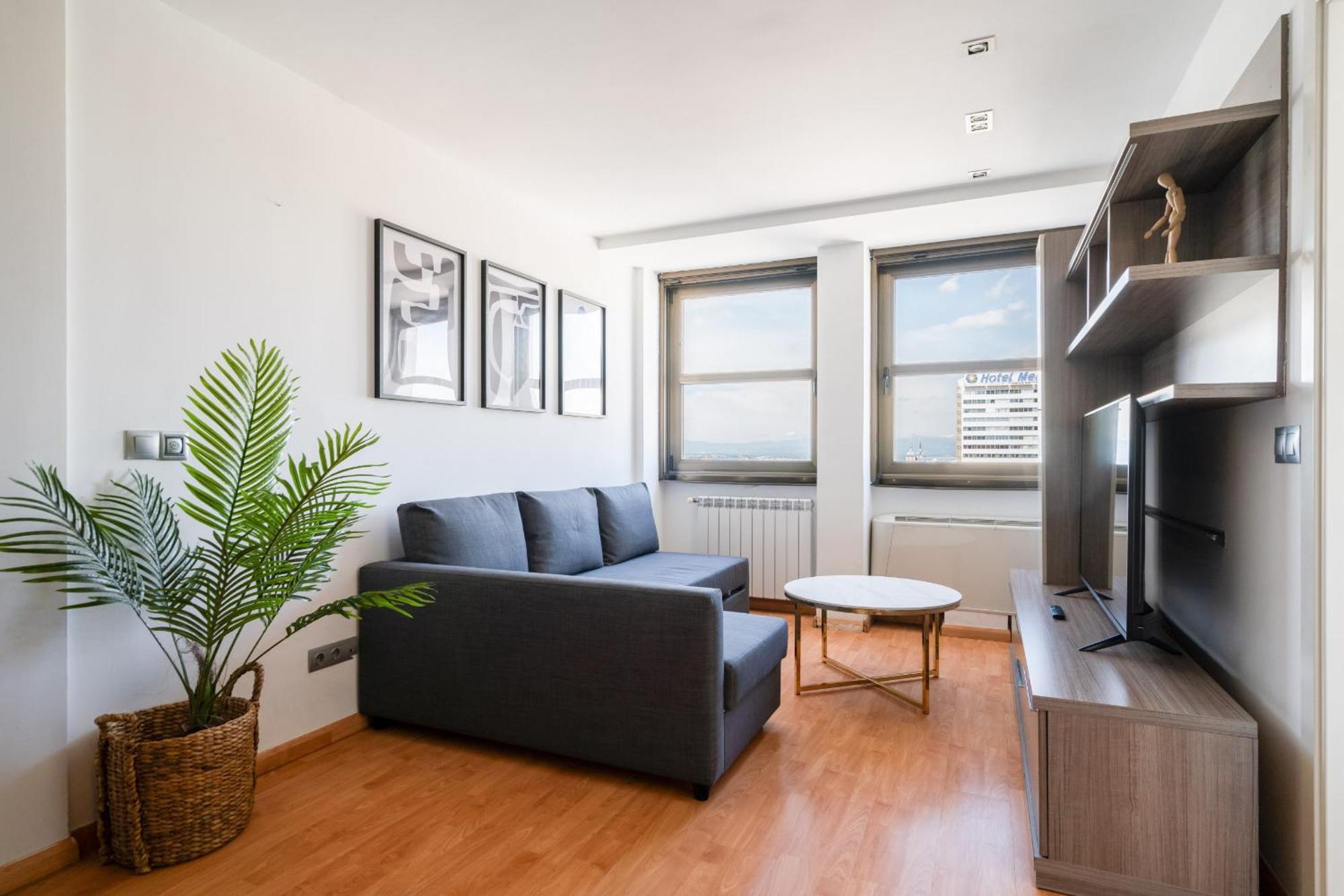 Apartamento En Plaza De Espana Alquiler Temporal Madrid Extérieur photo